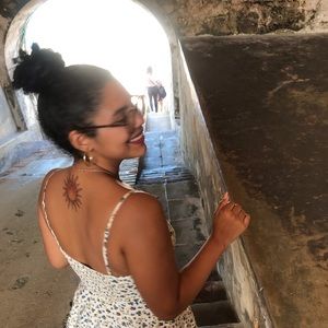 Meet your Posher, Jillian